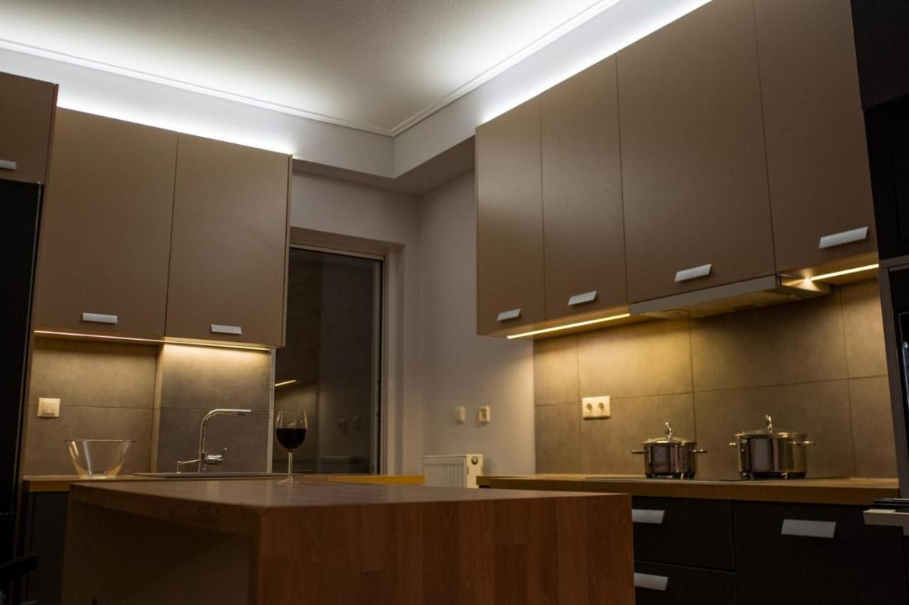 It Is A Pleasant, Modern, Functional House! Apartamento Pireu Exterior foto