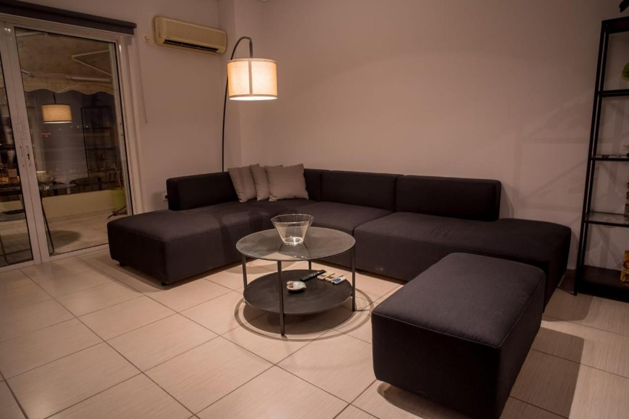 It Is A Pleasant, Modern, Functional House! Apartamento Pireu Exterior foto