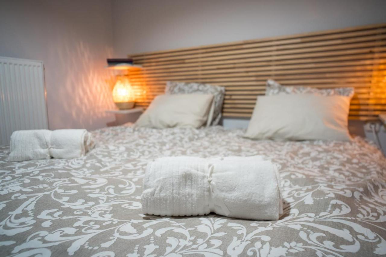 It Is A Pleasant, Modern, Functional House! Apartamento Pireu Exterior foto